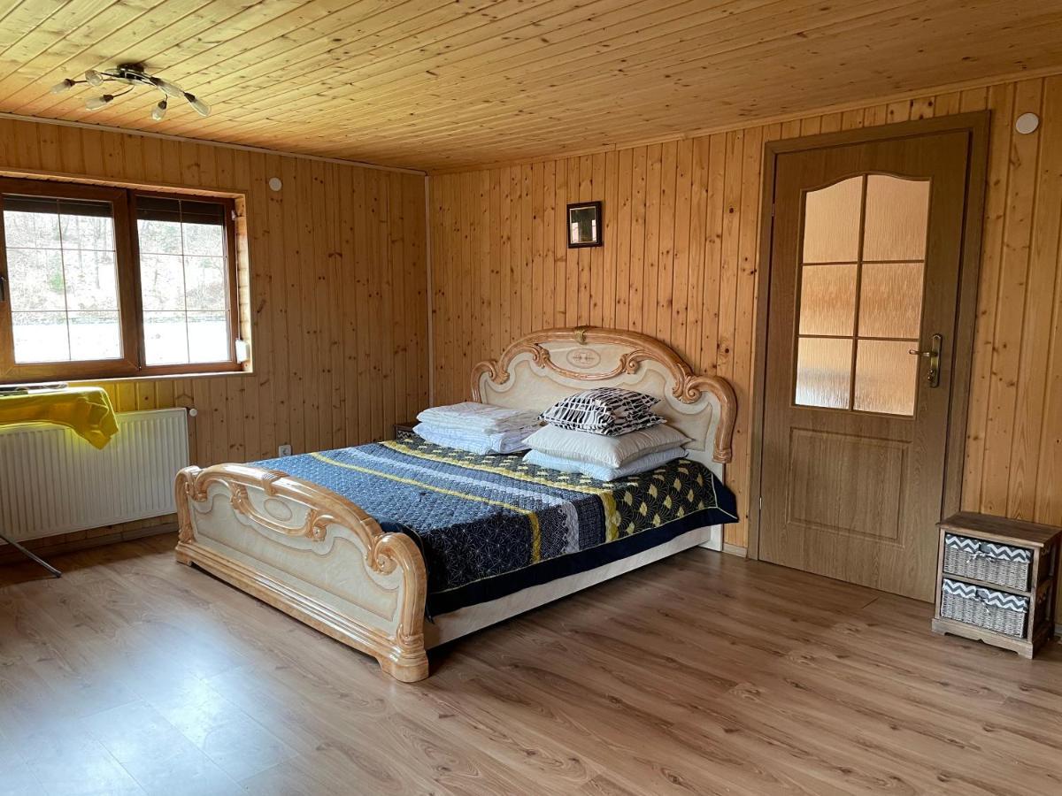Vila Kvasy 838 Exteriér fotografie